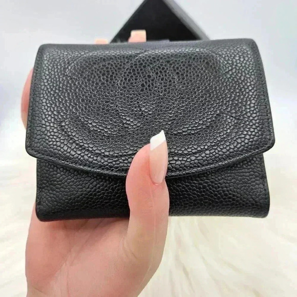 Chanel  Caviar Skin Fold Wallet - Picture 4 of 14